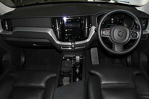 Volvo  XC60 Plus, B5 Mild Hybrid, Petrol