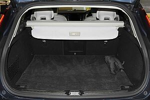 Volvo  V60 Cross Country Ultimate, B5 AWD Mild hybrid, Petrol, Bright