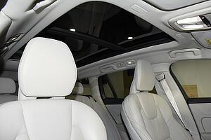 Volvo  V60 Cross Country Ultimate, B5 AWD Mild hybrid, Petrol, Bright
