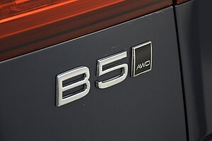 Volvo  V60 Cross Country Ultimate, B5 AWD Mild hybrid, Petrol, Bright