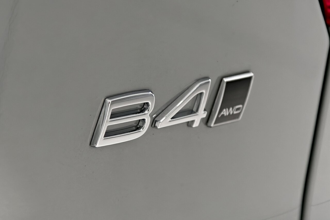 Volvo  XC40 Ultra, B4 AWD Mild hybrid, Petrol, Bright