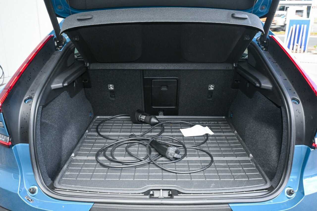 Volvo  C40 Recharge Ultimate, Twin Motor, Electric