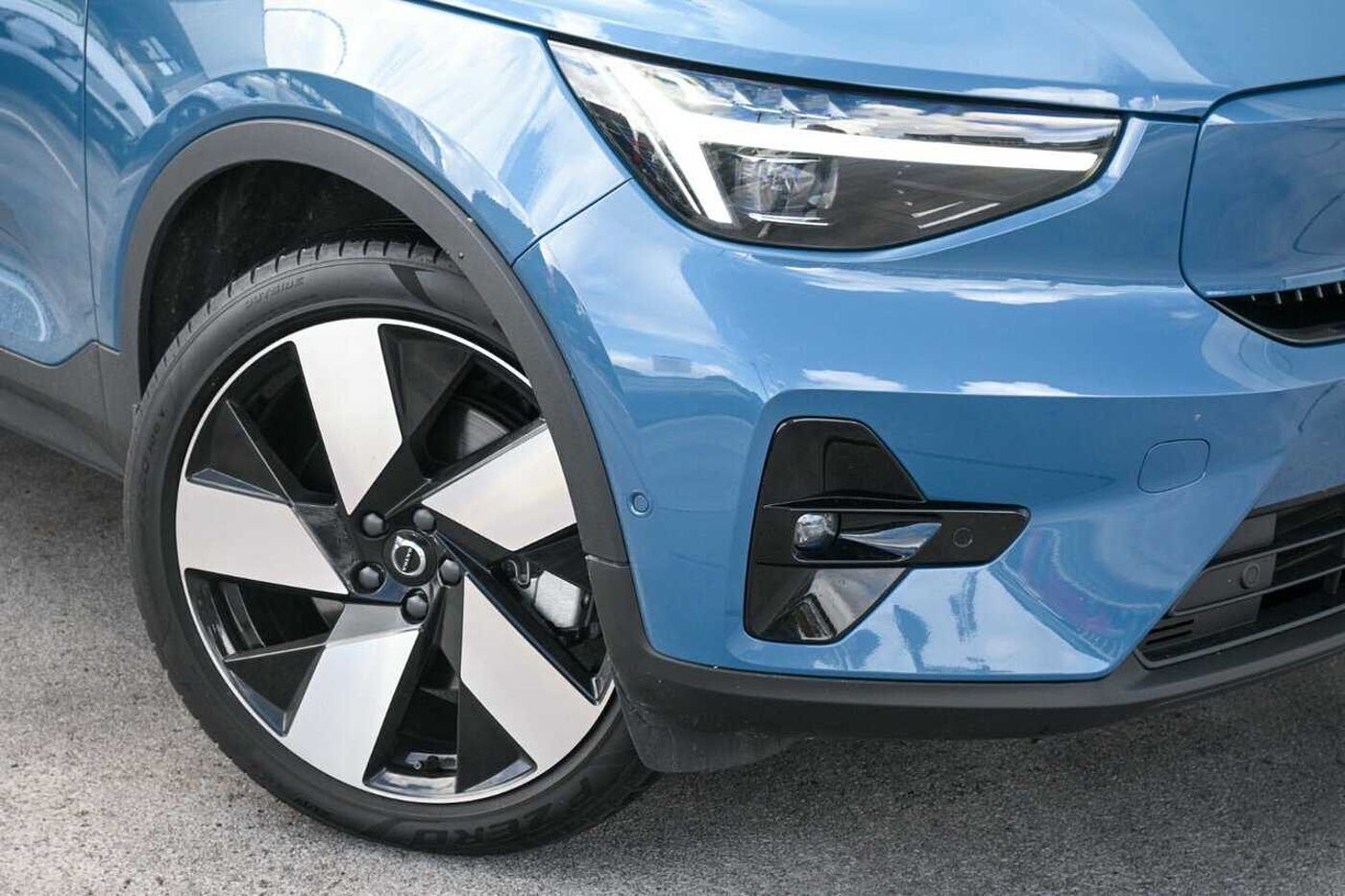 Volvo  C40 Recharge Ultimate, Twin Motor, Electric