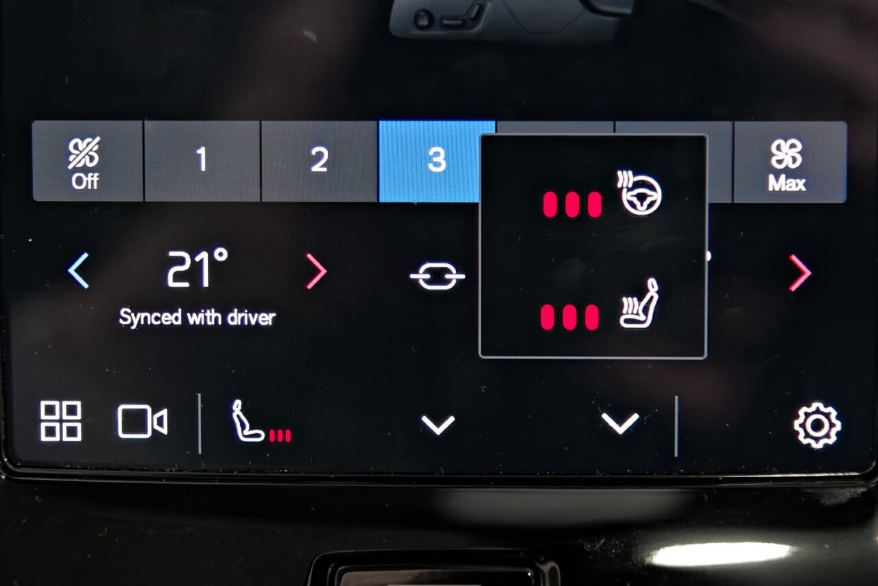 Volvo  XC40 Ultra, B4 AWD Mild hybrid, Petrol, Bright