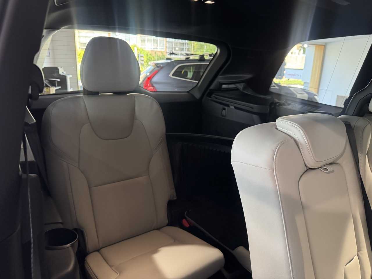 Volvo  XC90 Ultra, T8 AWD Plug-in hybrid, Electric/Petrol, Dark, 7 Seats