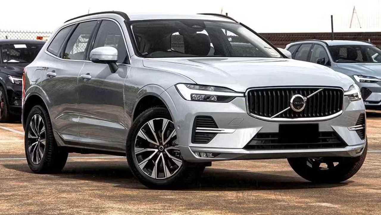 Volvo  XC60 Plus, B5 AWD Mild hybrid, Petrol