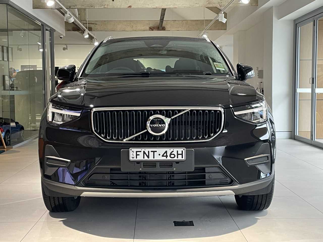 Volvo  XC40 Plus, B4 Mild hybrid, Petrol