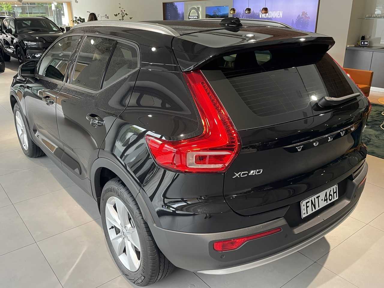 Volvo  XC40 Plus, B4 Mild hybrid, Petrol