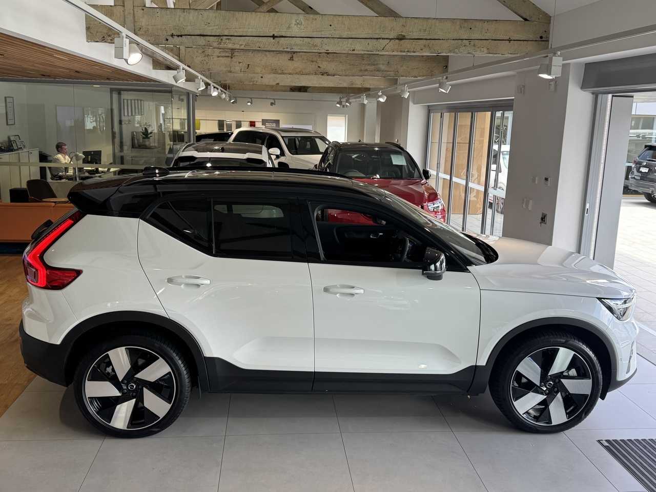 Volvo  XC40 Recharge Ultimate, Twin Motor, Electric