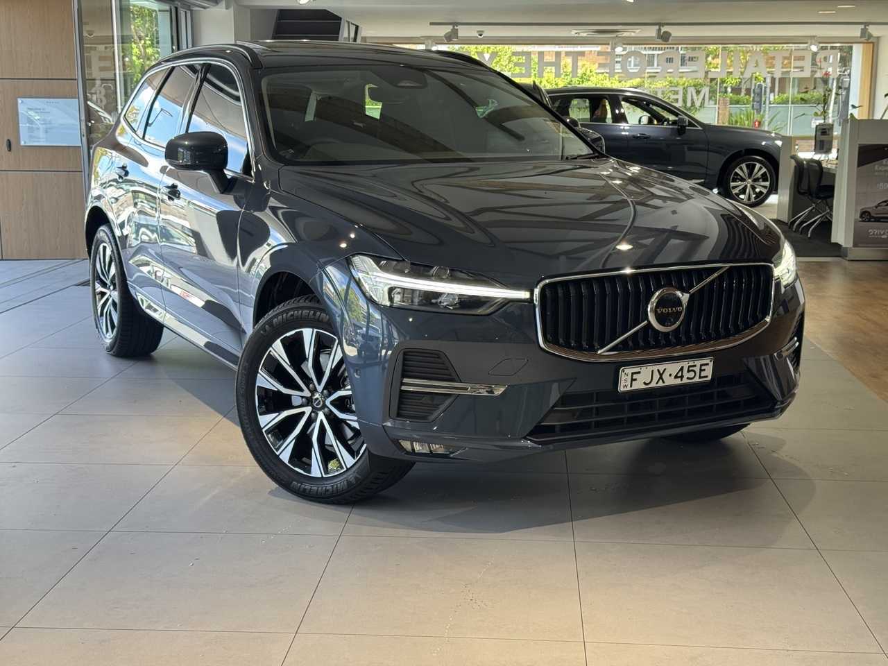 Volvo  XC60 Plus, B5 AWD Mild hybrid, Petrol