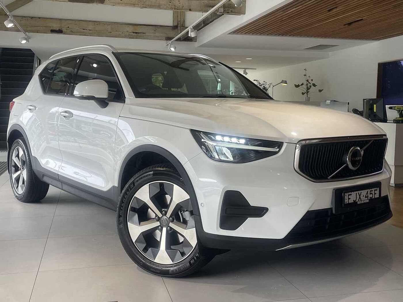 Volvo  XC40 Plus, B4 Mild hybrid, Petrol