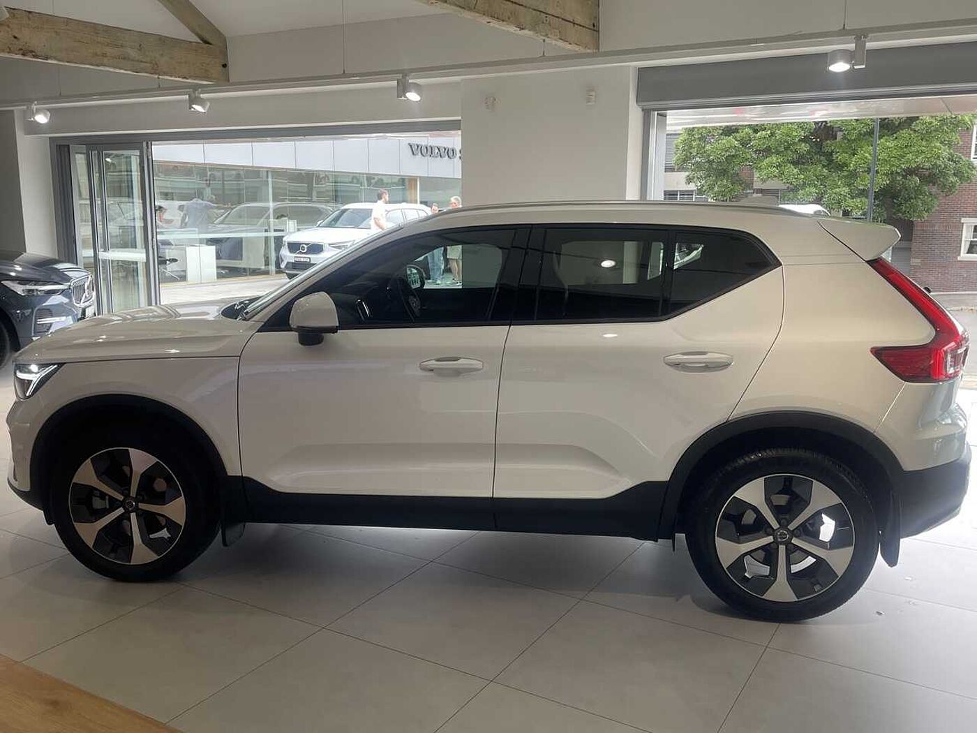 Volvo  XC40 Plus, B4 Mild hybrid, Petrol