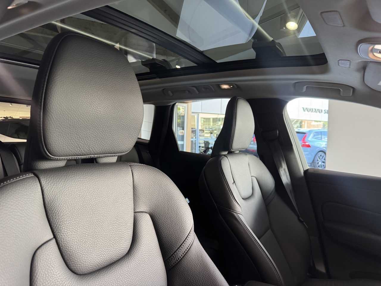 Volvo  XC60 Plus, B5 AWD Mild hybrid, Petrol