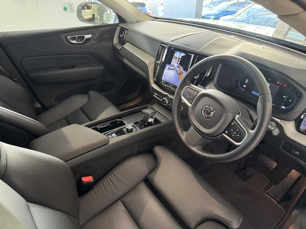 Volvo  XC60 Plus, B5 AWD Mild hybrid, Petrol