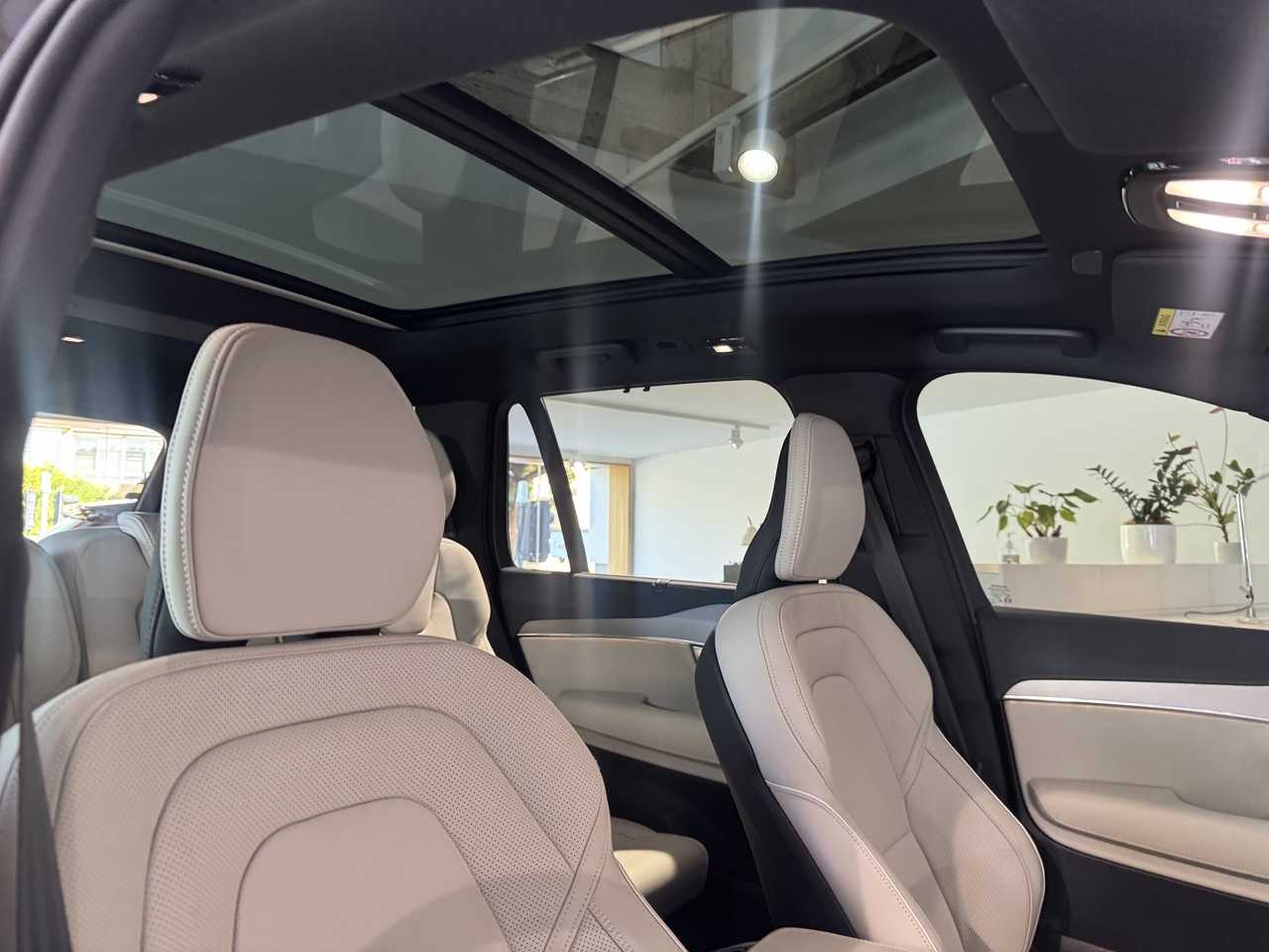 Volvo  XC90 Ultra, T8 AWD Plug-in hybrid, Electric/Petrol, Dark, 7 Seats