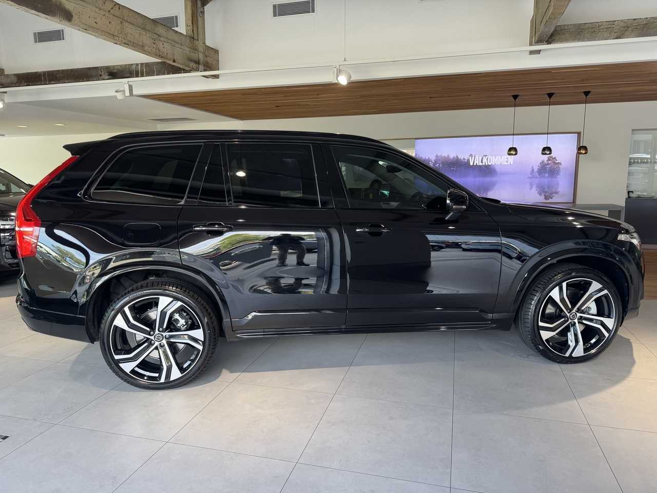 Volvo  XC90 Ultra, T8 AWD Plug-in hybrid, Electric/Petrol, Dark, 7 Seats