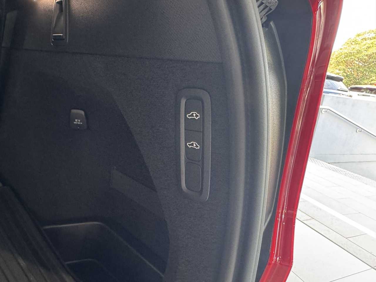 Volvo  XC90 Ultra, T8 AWD Plug-in hybrid, Electric/Petrol, Dark, 7 Seats