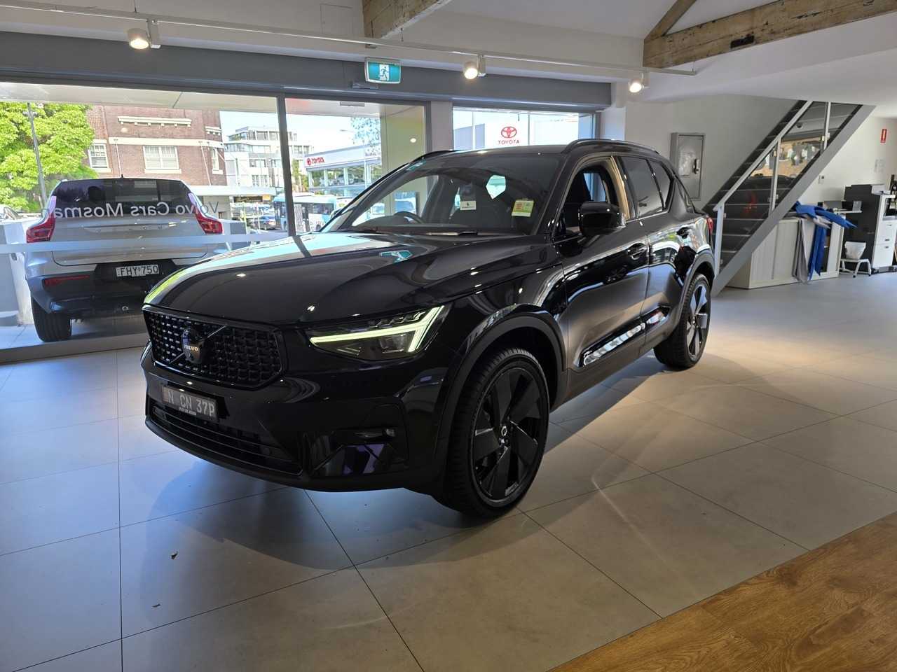 Volvo  XC40 Black Edition Ultra, B4 AWD Mild hybrid, Petrol