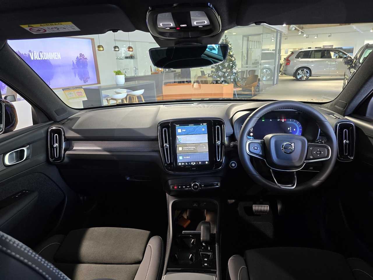 Volvo  XC40 Black Edition Ultra, B4 AWD Mild hybrid, Petrol