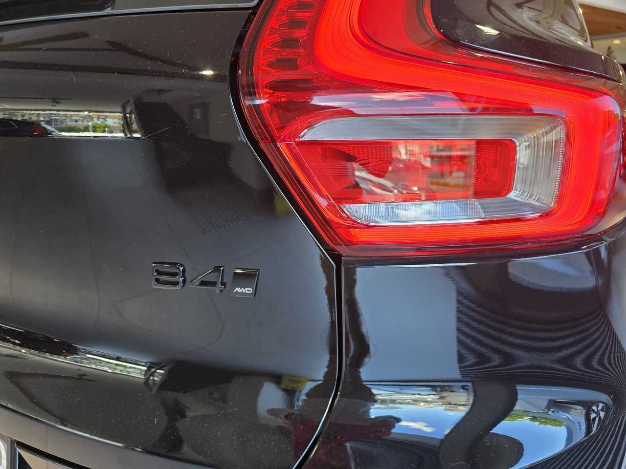 Volvo  XC40 Black Edition Ultra, B4 AWD Mild hybrid, Petrol