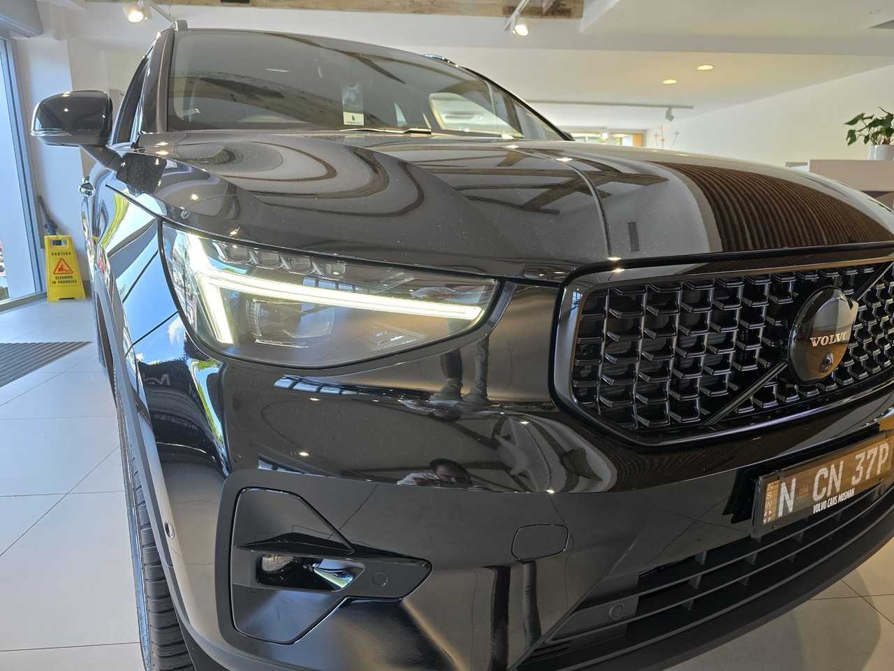 Volvo  XC40 Black Edition Ultra, B4 AWD Mild hybrid, Petrol