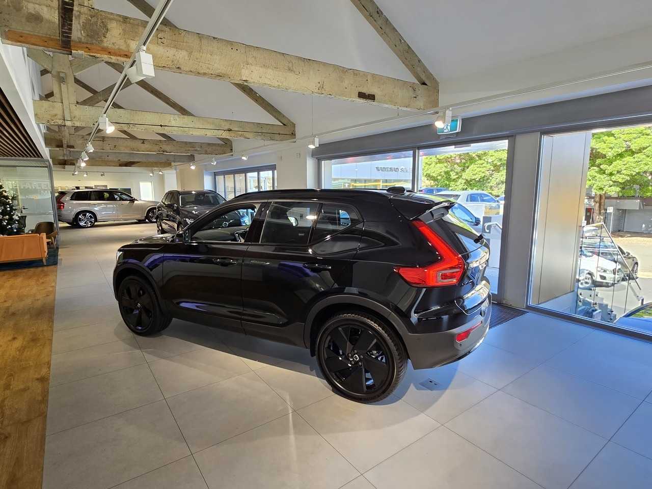 Volvo  XC40 Black Edition Ultra, B4 AWD Mild hybrid, Petrol