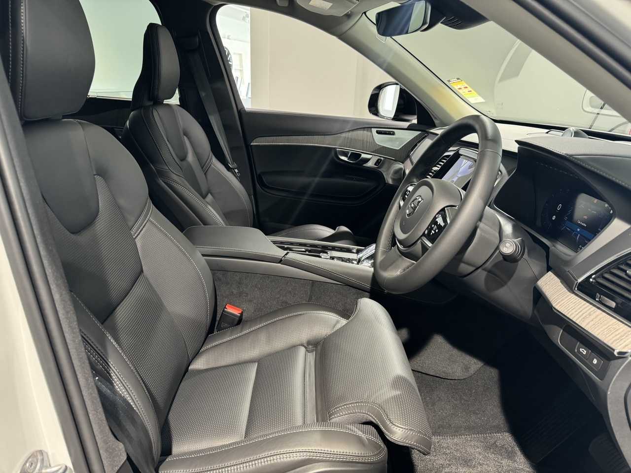 Volvo  XC90 Ultra, T8 AWD Plug-in hybrid, Electric/Petrol, Dark, 7 Seats