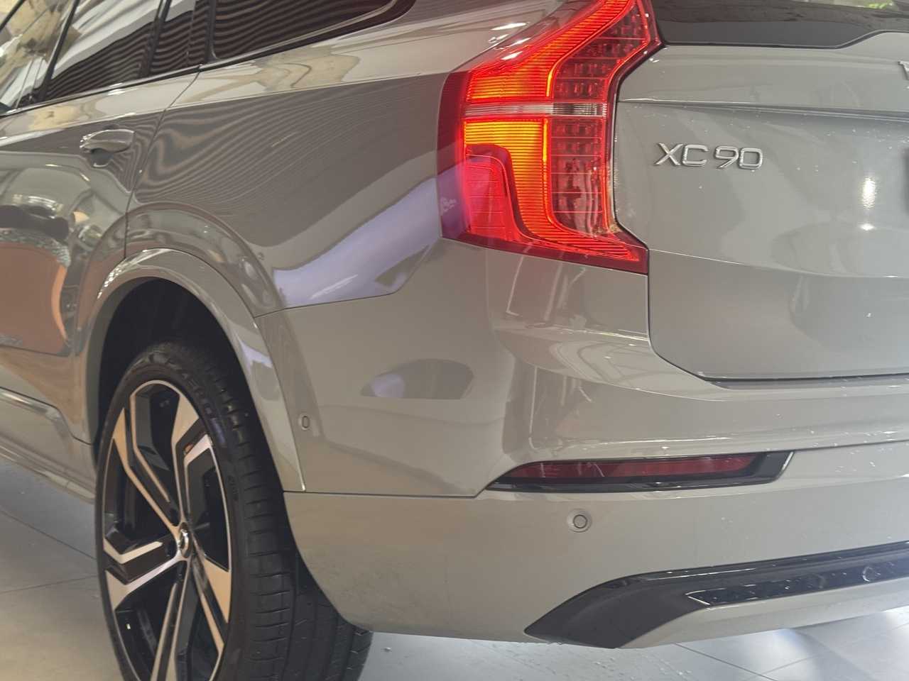 Volvo  XC90 Ultra, T8 AWD Plug-in hybrid, Electric/Petrol, Dark, 7 Seats