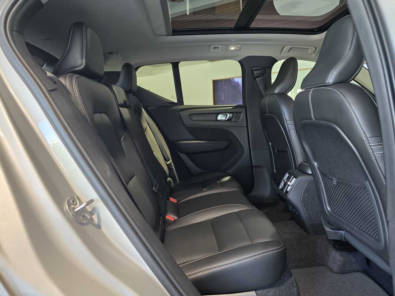 Volvo  XC40 Ultra, B4 AWD Mild hybrid, Petrol, Bright