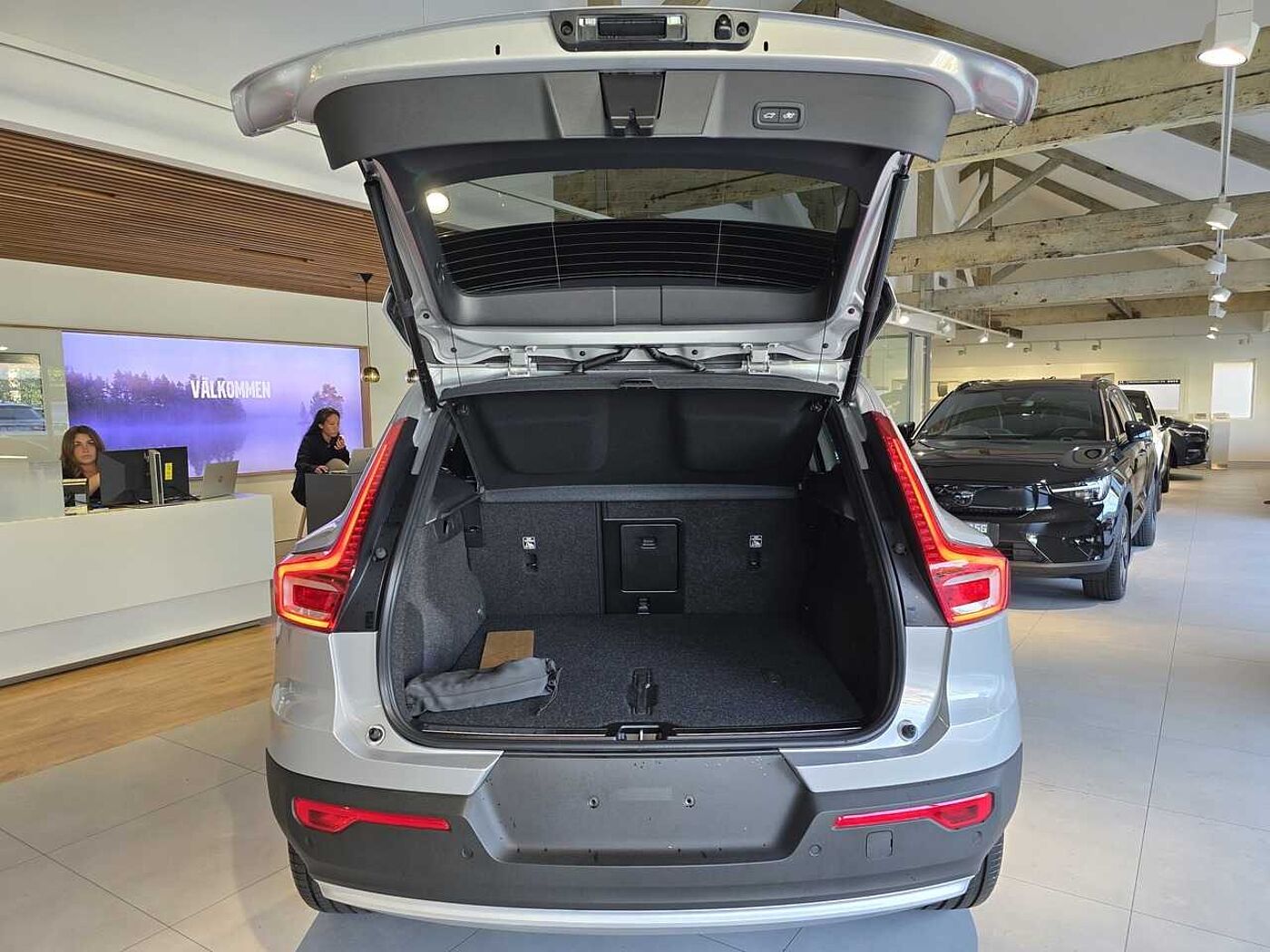 Volvo  XC40 Ultra, B4 AWD Mild hybrid, Petrol, Bright
