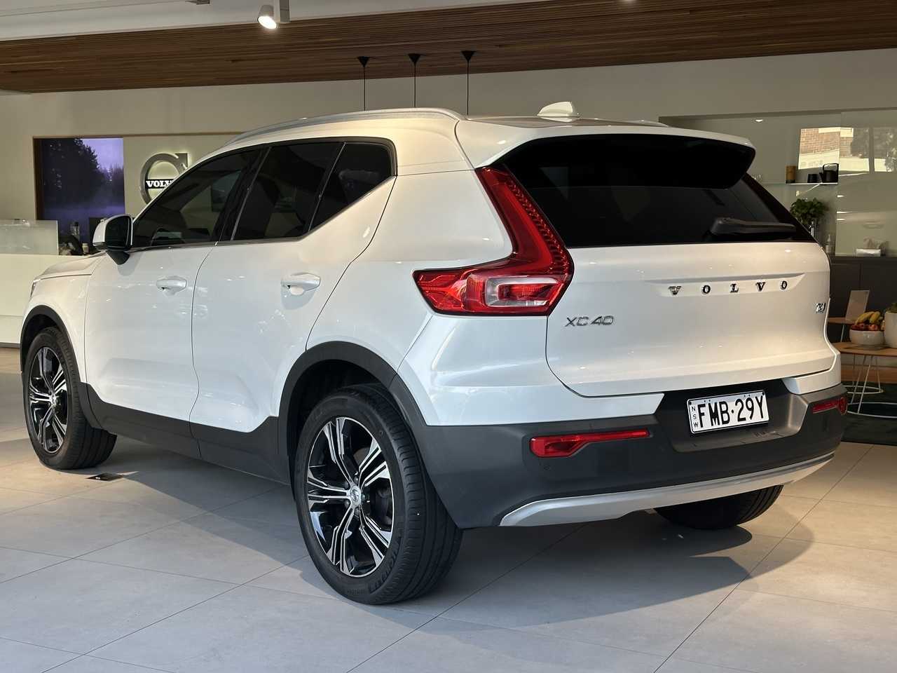 Volvo  XC40 Inscription, T4 Petrol AWD (140 kW)