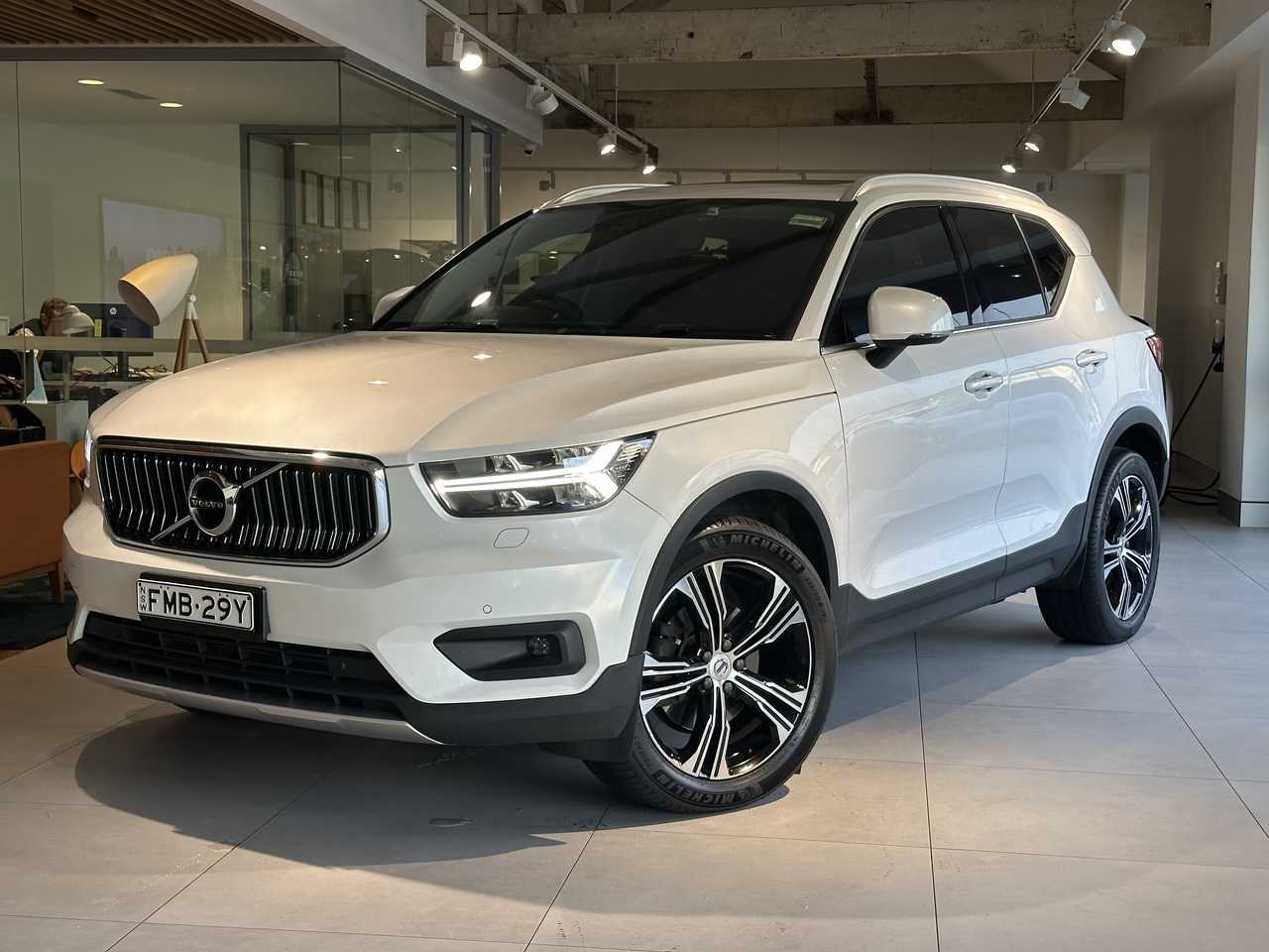 Volvo  XC40 Inscription, T4 Petrol AWD (140 kW)