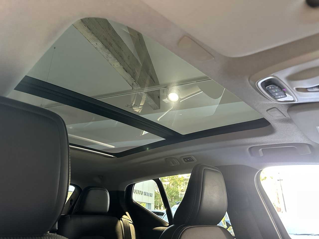 Volvo  XC40 Inscription, T4 Petrol AWD (140 kW)