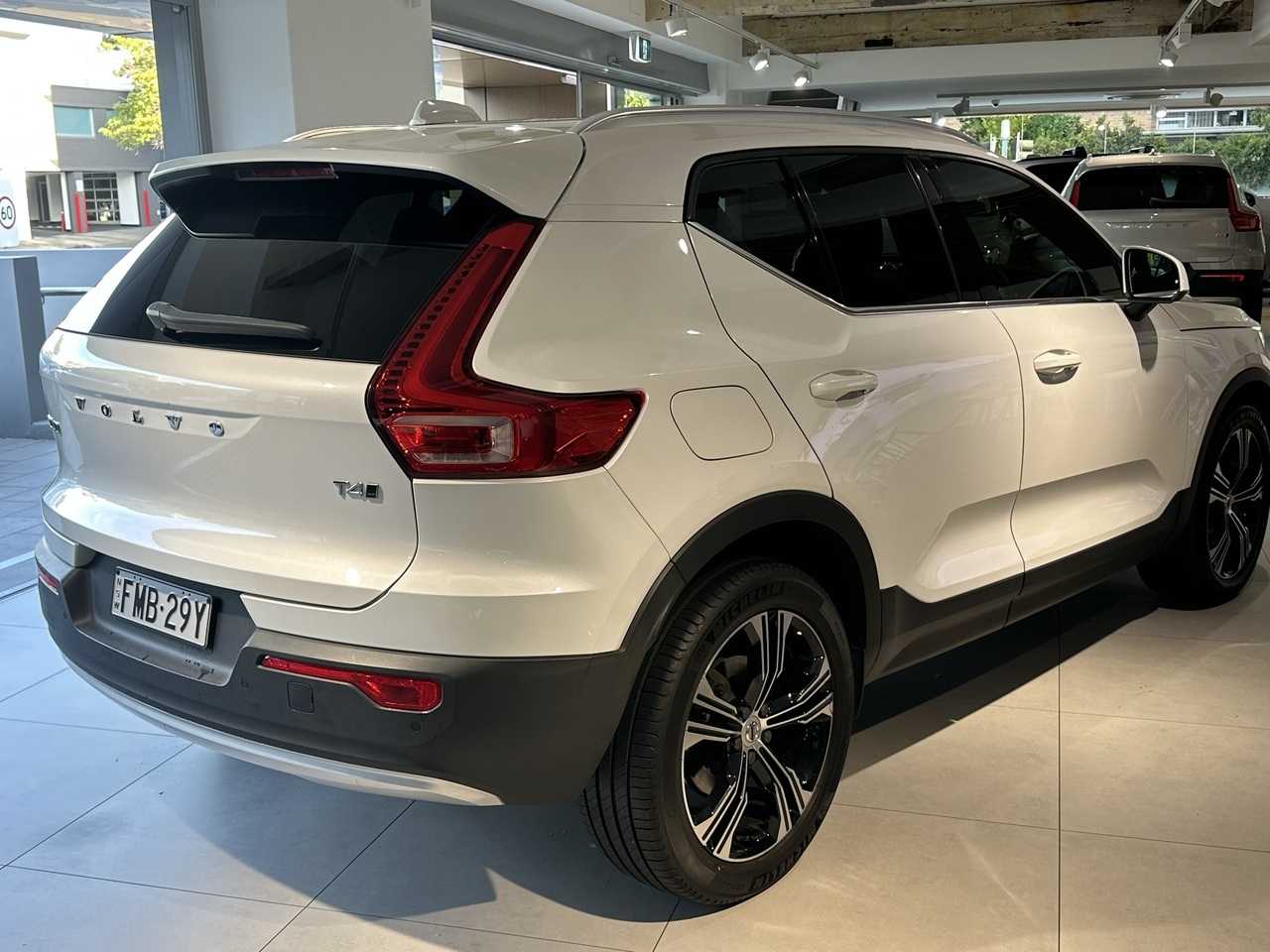 Volvo  XC40 Inscription, T4 Petrol AWD (140 kW)