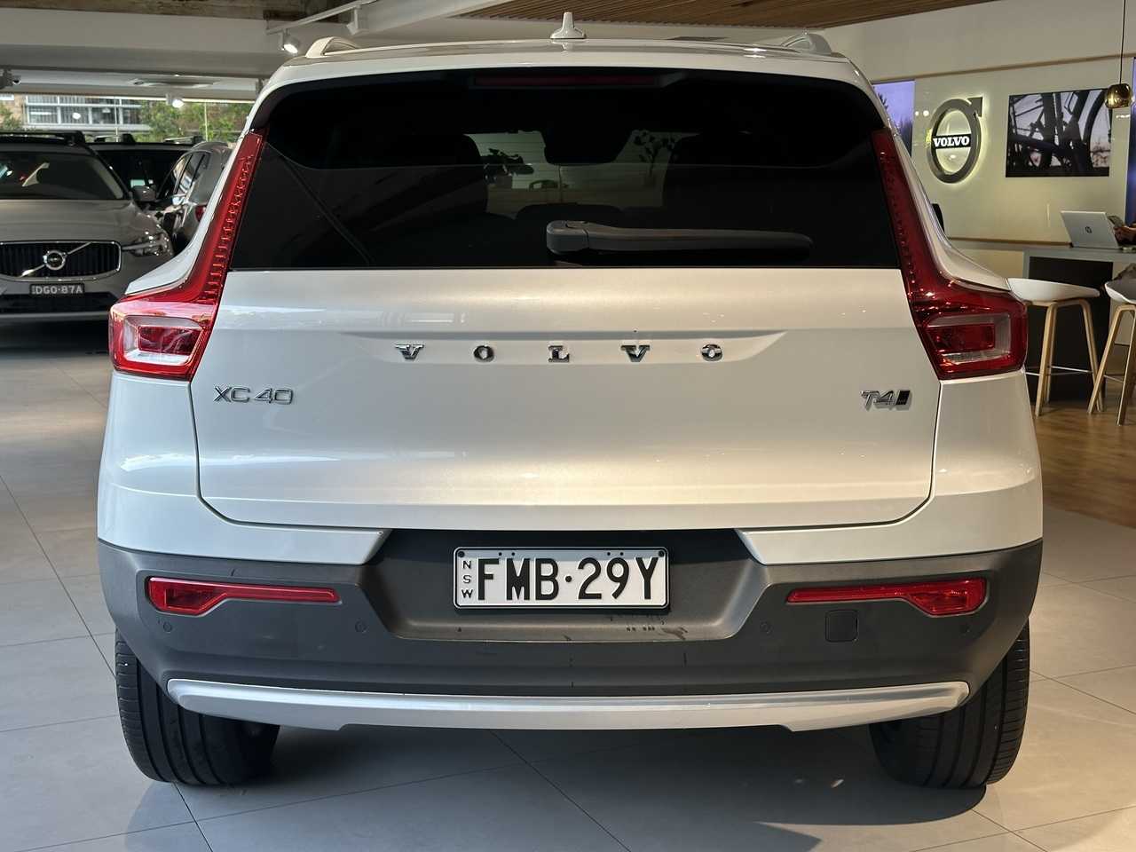 Volvo  XC40 Inscription, T4 Petrol AWD (140 kW)