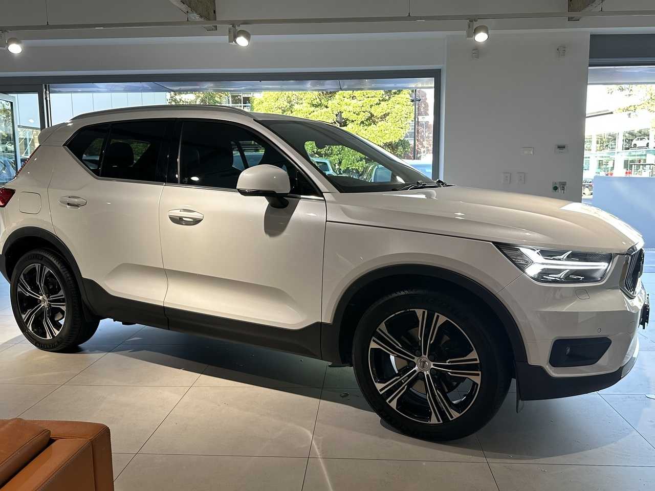 Volvo  XC40 Inscription, T4 Petrol AWD (140 kW)