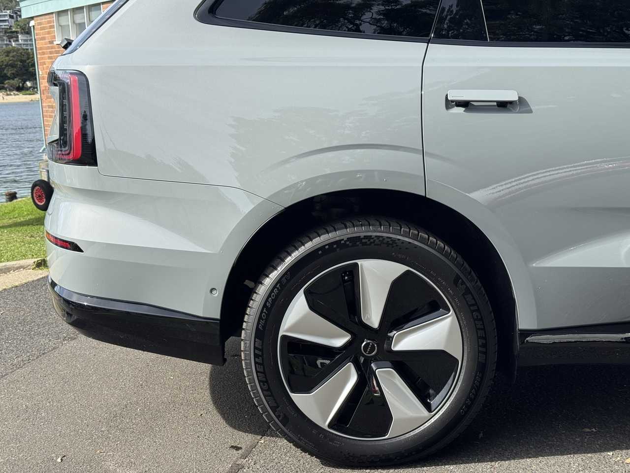 Volvo  EX90 Plus, Twin Motor, Electric, 7 Seats