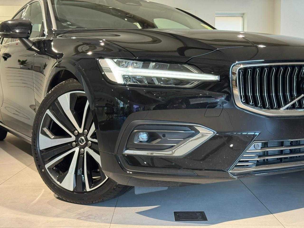 Volvo  Z Series MY25 Ultra B5 Geartronic AWD Bright