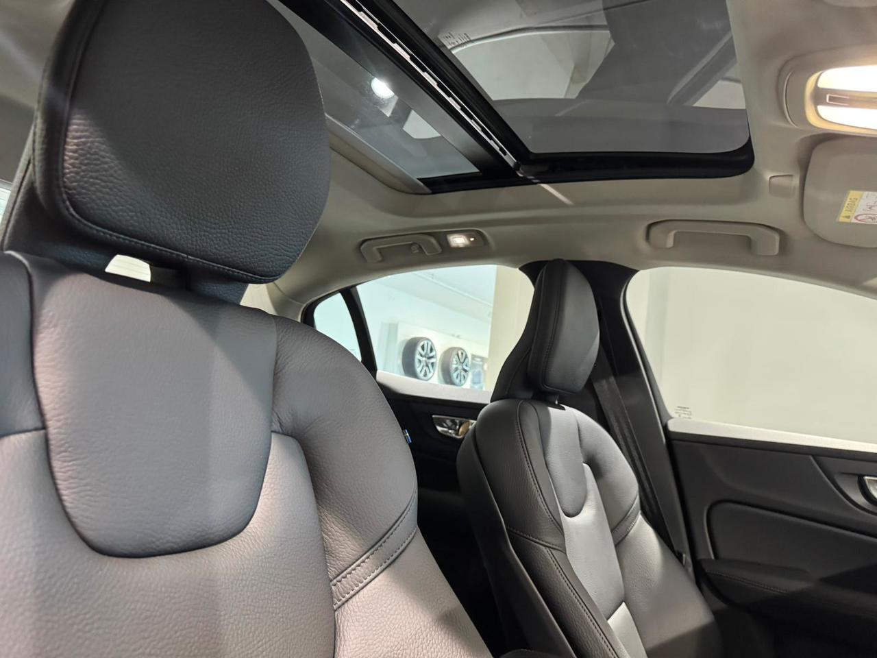 Volvo  Z Series MY25 Ultra B5 Geartronic AWD Bright