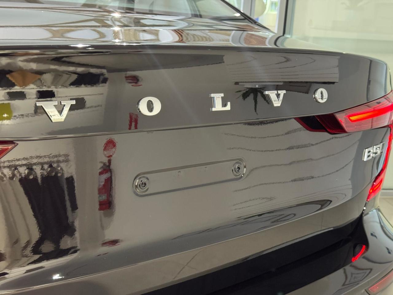 Volvo  Z Series MY25 Ultra B5 Geartronic AWD Bright
