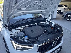 Volvo  XZ MY25 Plus B4