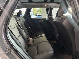 Volvo  XC60 Plus, B5 AWD Mild hybrid, Petrol