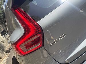 Volvo  XC40 Ultimate, B4 AWD Mild hybrid, Petrol, Dark