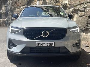 Volvo  XC40 Ultimate, B4 AWD Mild hybrid, Petrol, Dark