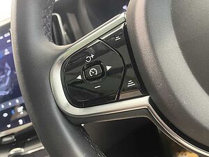 Volvo  XC60 Ultimate, B6 AWD mild hybrid, Petrol, Dark