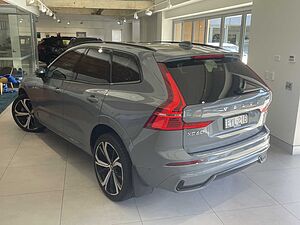 Volvo  XC60 Ultimate, B6 AWD mild hybrid, Petrol, Dark