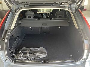 Volvo  XC60 Ultimate, B6 AWD mild hybrid, Petrol, Dark