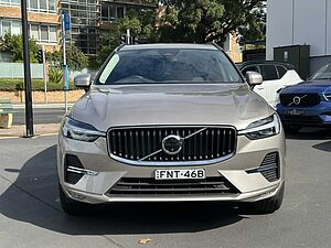 Volvo  UZ MY25 Plus B5 AWD