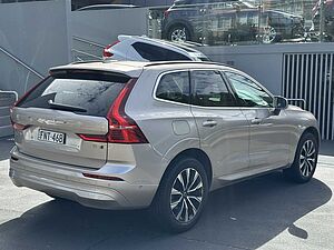 Volvo  UZ MY25 Plus B5 AWD