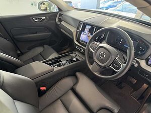 Volvo  XC60 Plus, B5 AWD Mild hybrid, Petrol